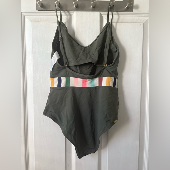 Eidon One Piece Swimsuit 🌵M - Picture 8 of 8